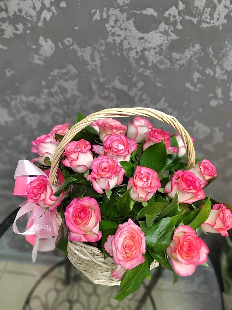 Цветочная композиция из Розы в корзине в Комсомольском Республики Мордовия
