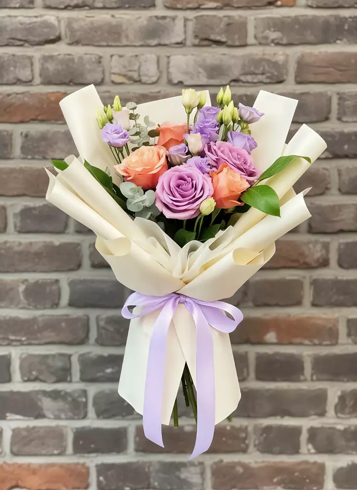 Букет цветов из: Лизиантусы и Розы в Комсомольском Республики Мордовия