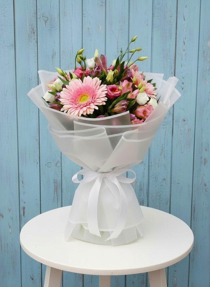 Букет цветов из: Герберы, Альстромерии и Лизиантусы в Комсомольском Республики Мордовия