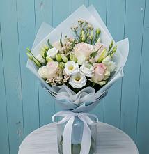 Букет цветов из:  Розы и Лизиантусы в Комсомольском Республики Мордовия